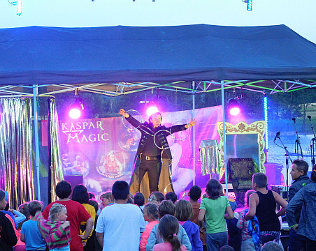 Performances for children or also "a magician at a children's event"